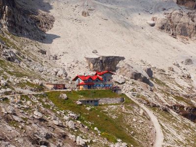 022-Blick von der Bergkapelle zur Agostini-Huette